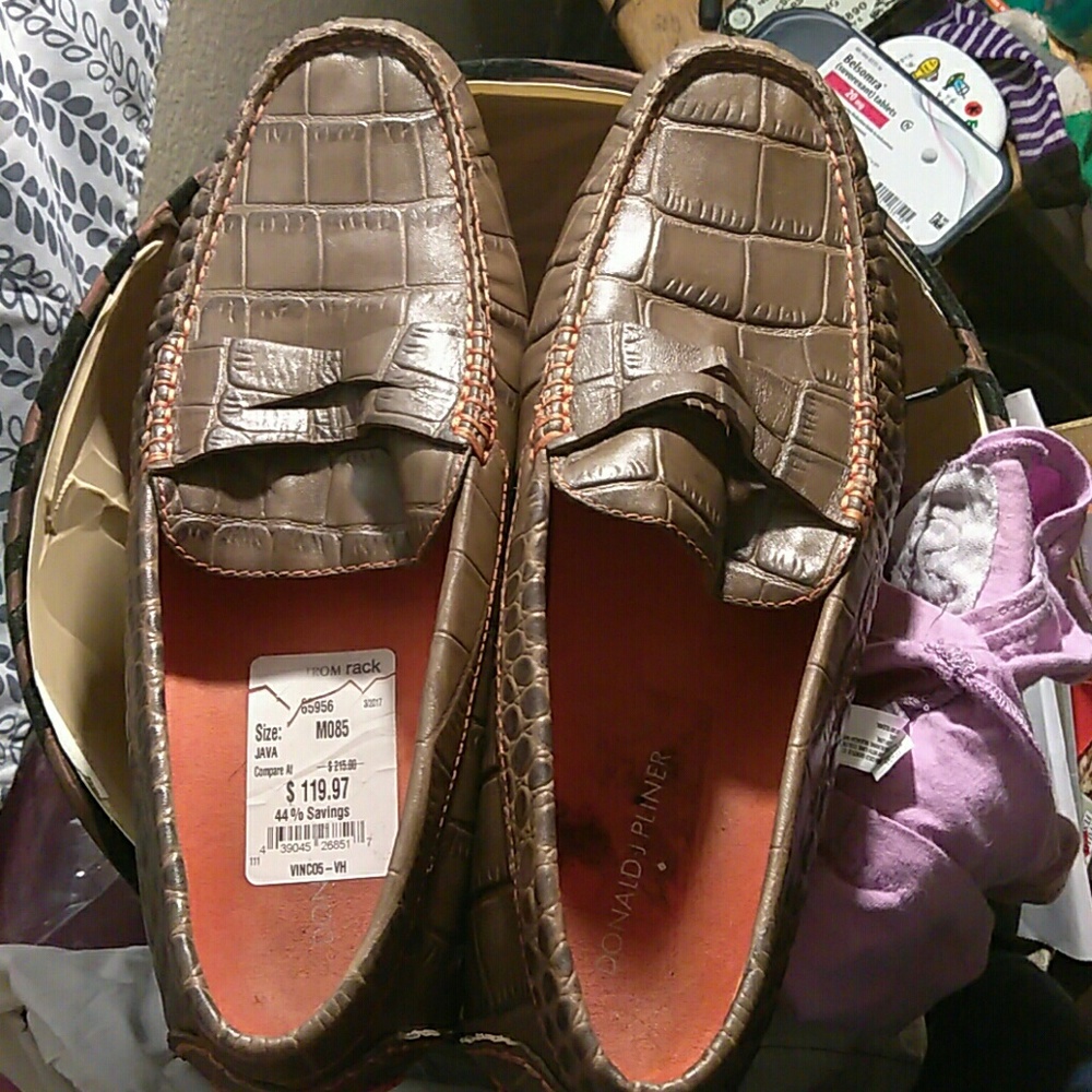 NWT-Men's Loafers